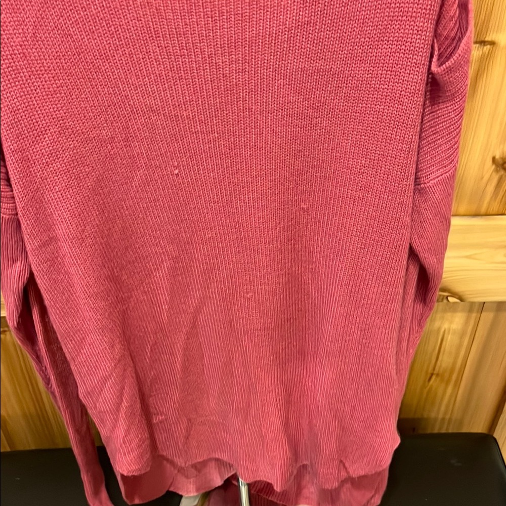 Express Rose Cold-Shoulder Tunic - Picture 8 of 12